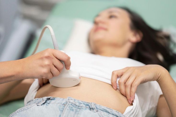 Normal Delivery vs C-Section: Which Is Safer for First Mothers?